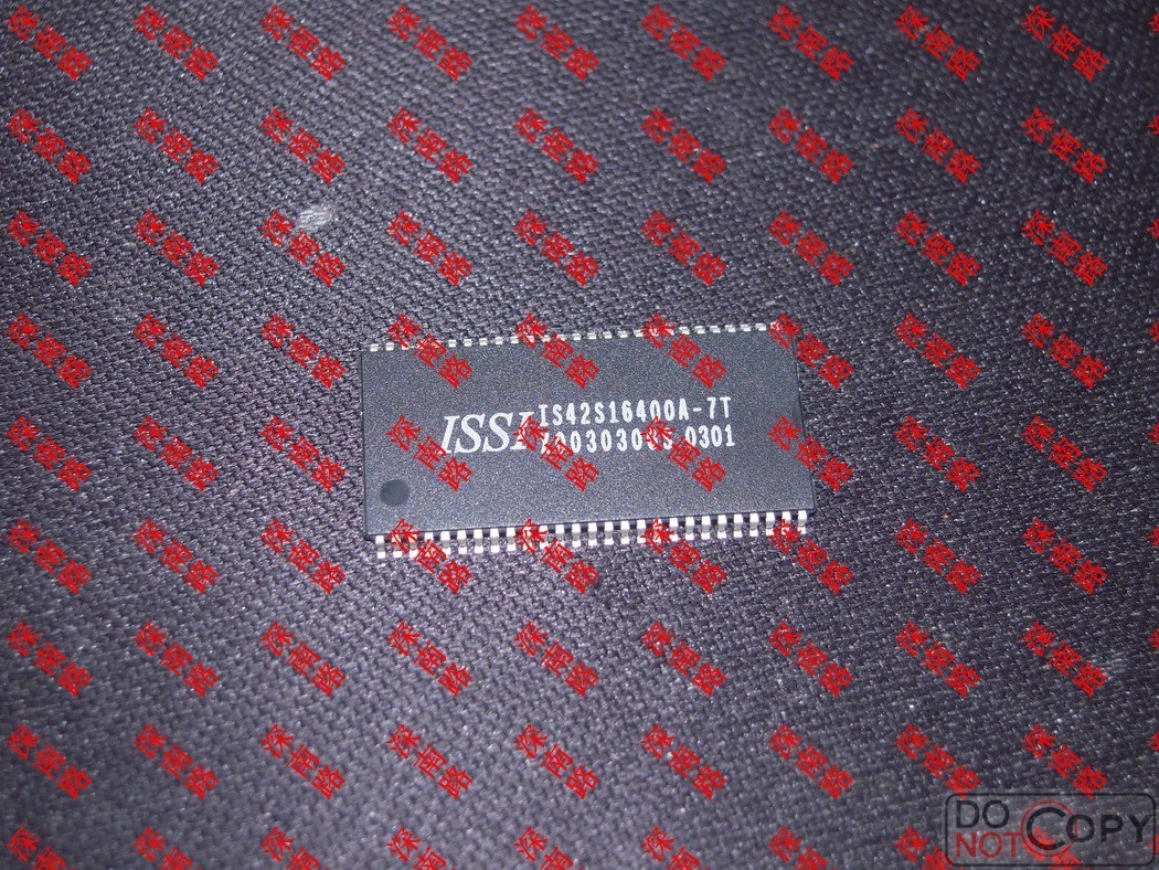 内存芯片IS42S16400AIS42S16400A