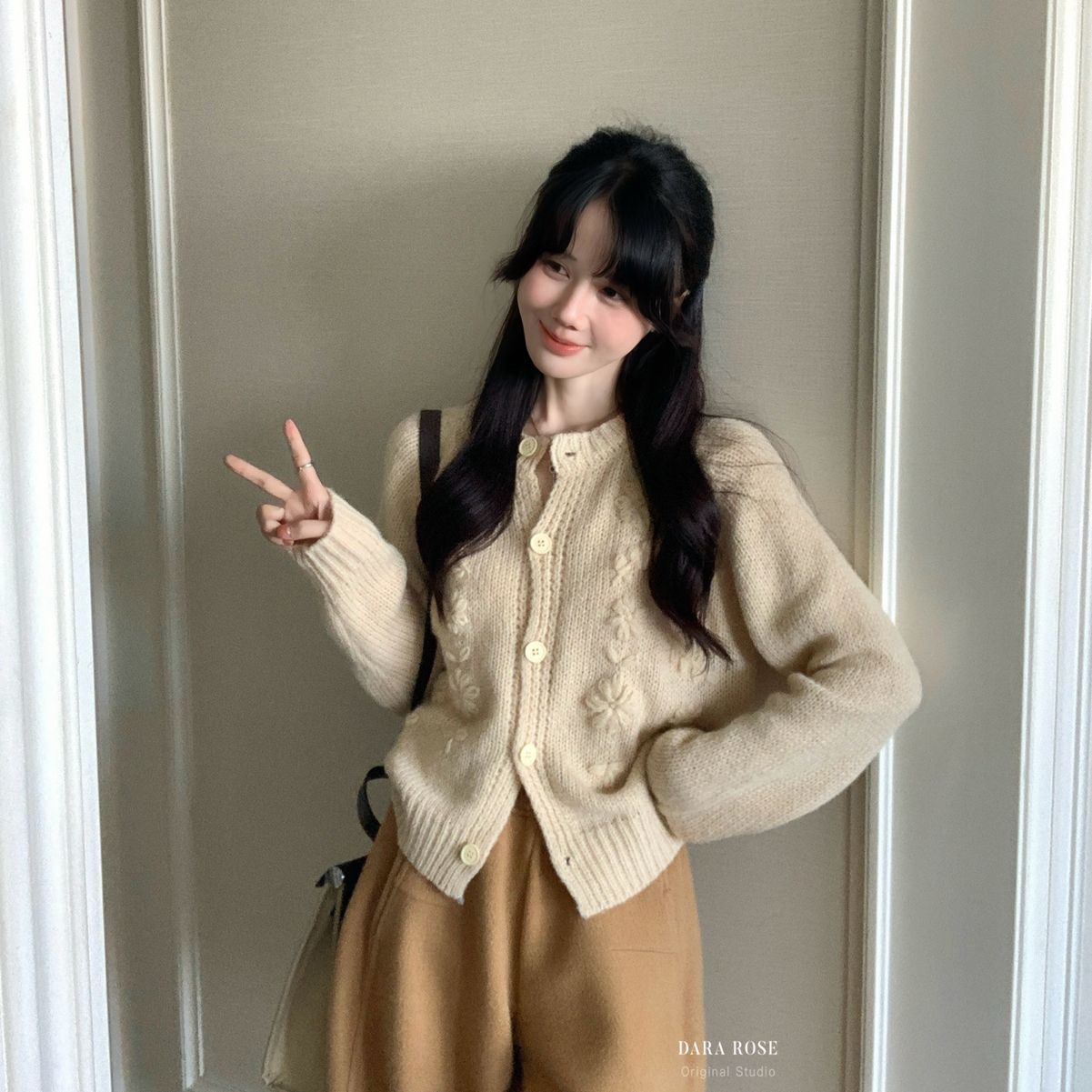 手工钩花毛衣奶油黄绵羊毛重工纯手工钩花针织开衫设计感纯色保暖