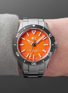 Christopher Ward 新款夜光钛合金瑞士天文台自动机械防水男手表