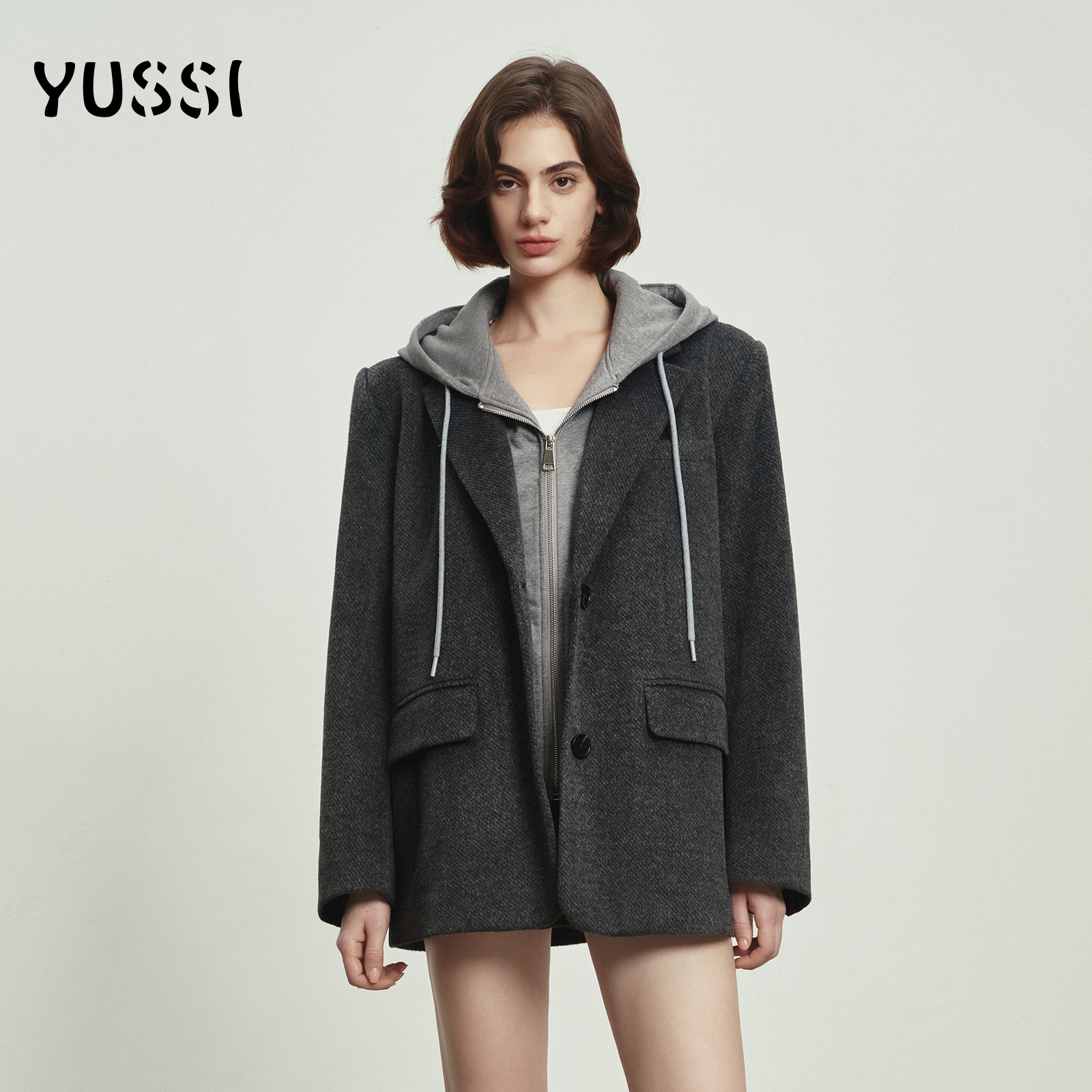YUSSI高级感灰色西装呢子大衣女秋冬假两件连帽毛呢短款外套
