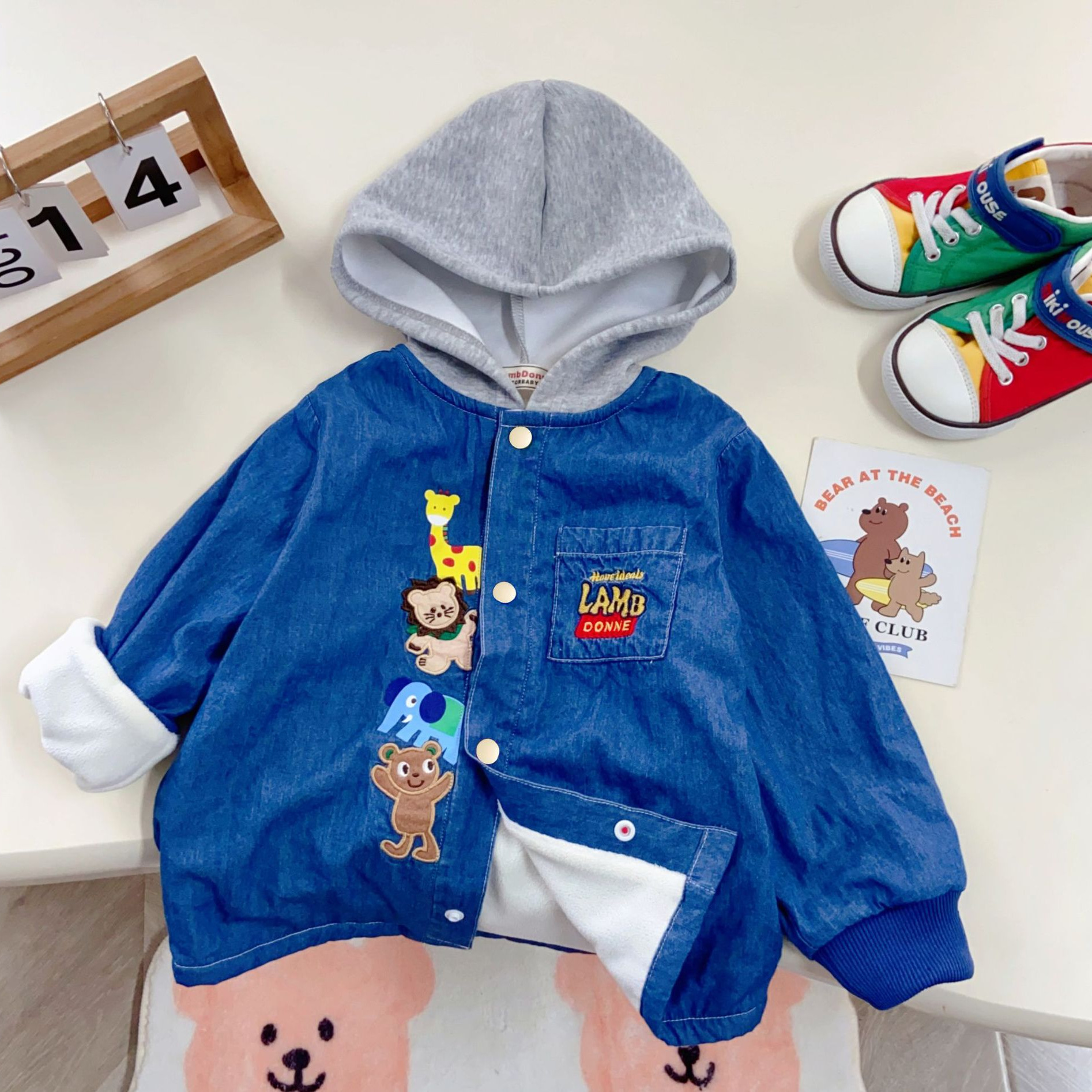 日系miki卡通绣花加绒连帽外套