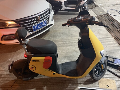 九号f90电动车电瓶车