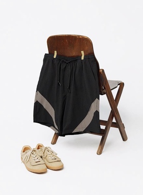 SOFT CONTAINER 黑色Sorona泡泡纱宽松抽绳拼接训练短裤透气速干