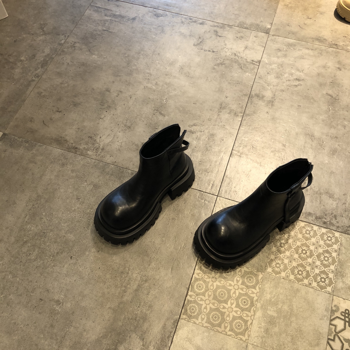 时尚百搭厚底大头高跟短靴骑士靴