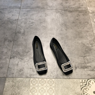 鞋子女春季新款韩版时尚性感绸缎面水钻方扣浅口低跟女鞋单鞋黑色