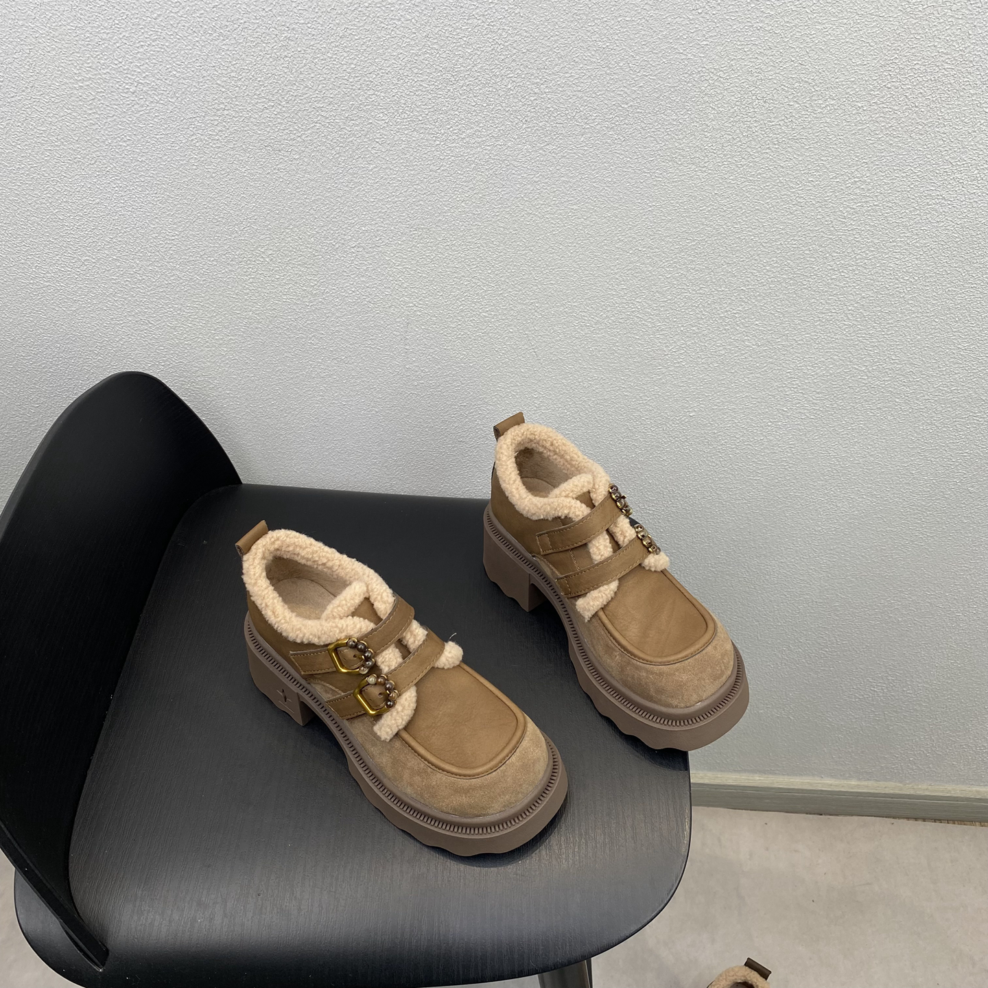 时尚百搭魔术贴搭扣加绒棉鞋厚底