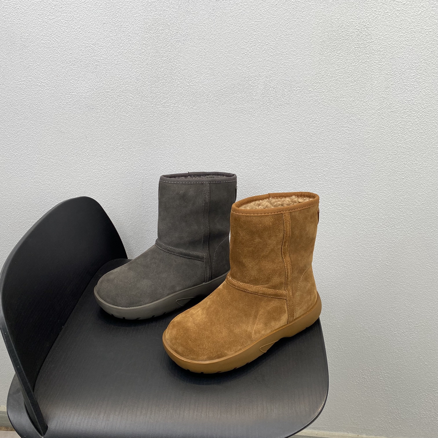 磨砂真皮保暖厚底舒适短靴雪地靴