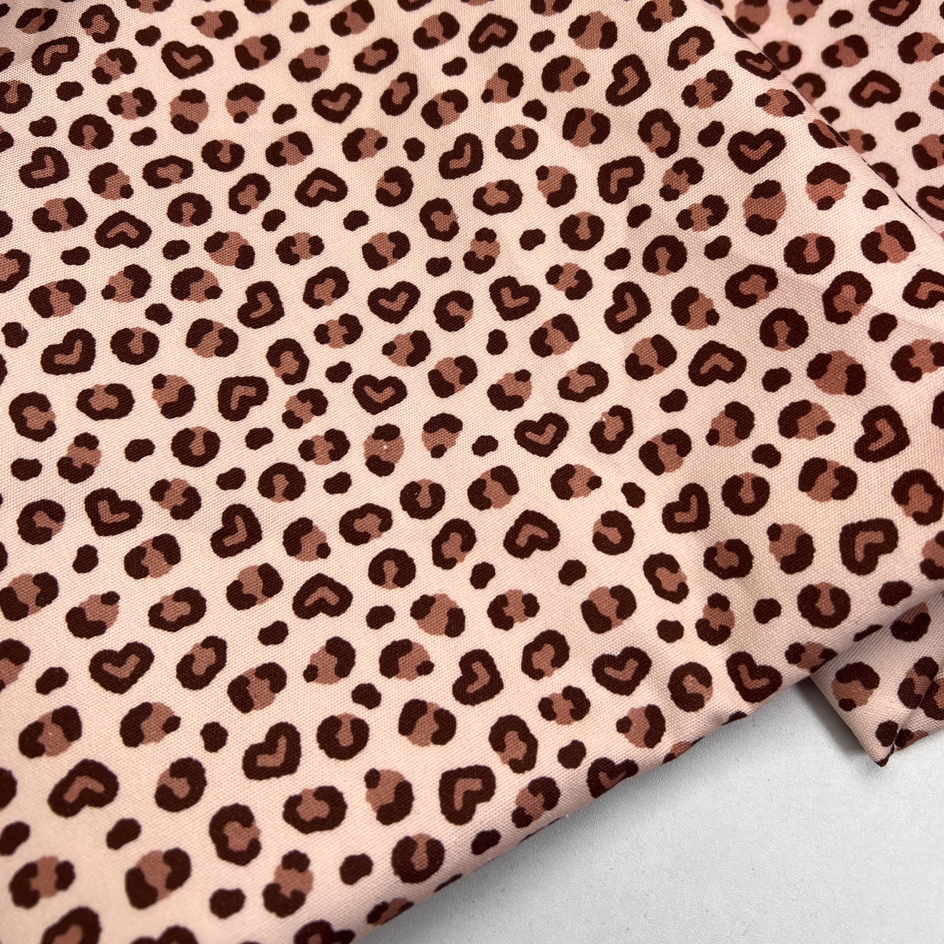 粉咖豹纹  数码印花 全棉8安帆布 手工DIY  面料