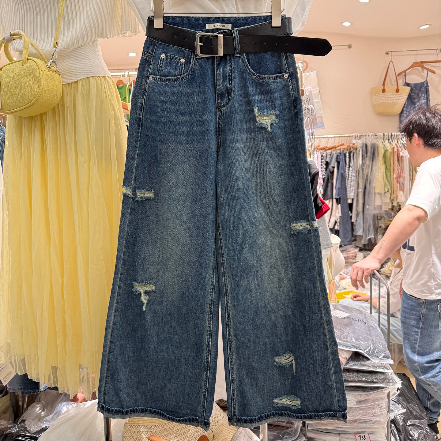 港风复古卷边时尚破洞阔腿牛仔裤女夏季深色宽松直筒长裤子55029