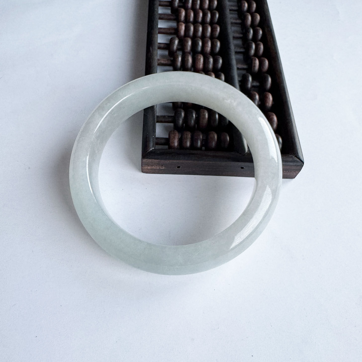 年轻时尚白月光宽边翡翠轮胎镯56