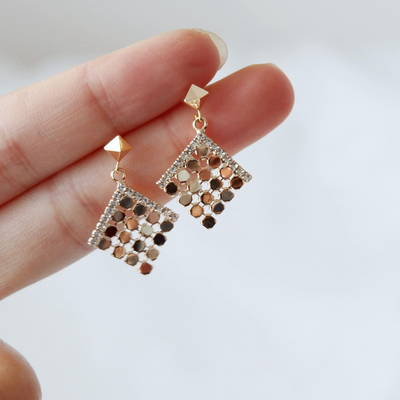 ins午夜巴塞罗那出游穿搭耳夹