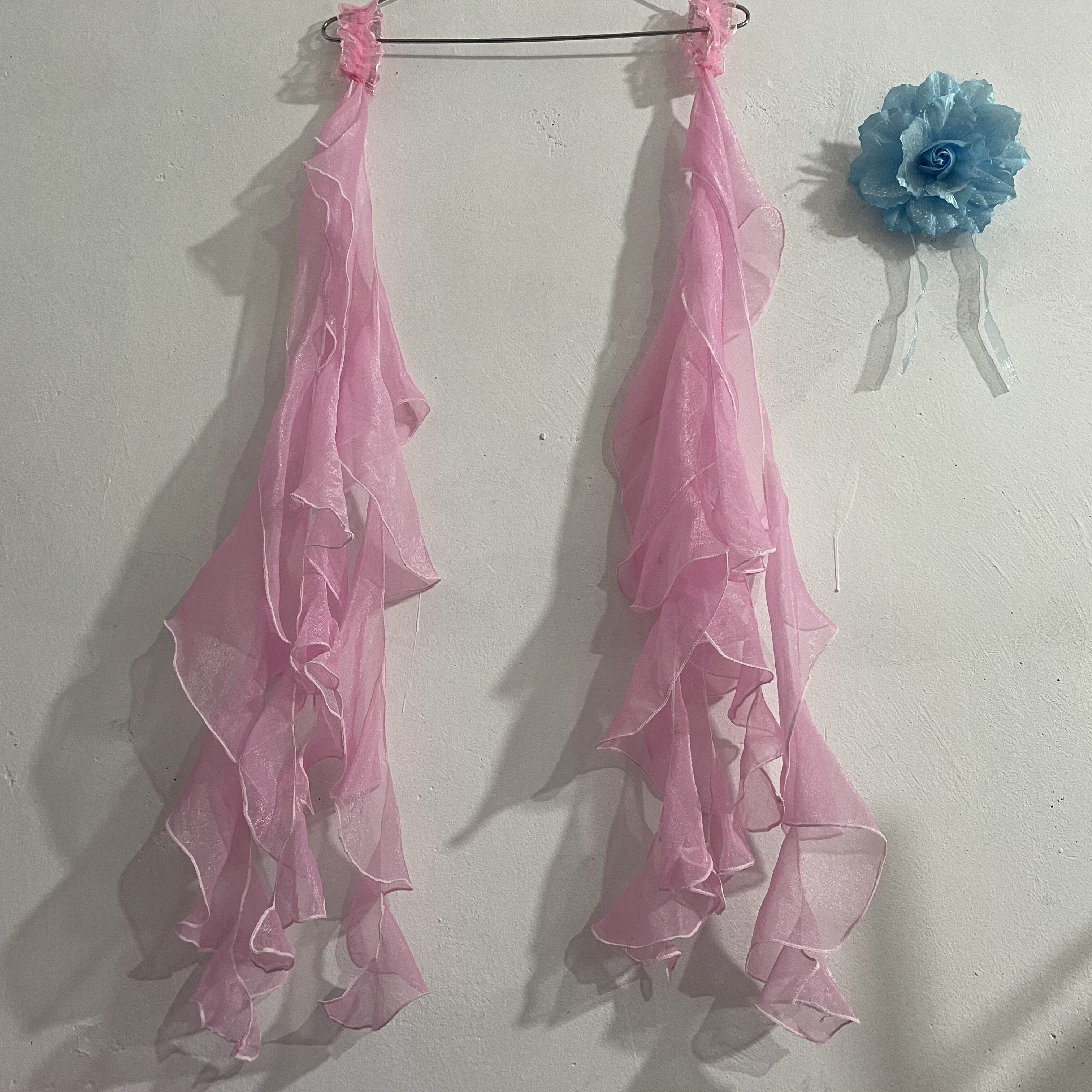 摩登舞飘袖飘逸手环国标舞手套表演比赛服装配饰手腕飘带一对,个性定制/设计服务/DIY,舞台演出/舞蹈服装定制/加工,淘宝优惠券,粉丝福利购,淘宝优惠卷