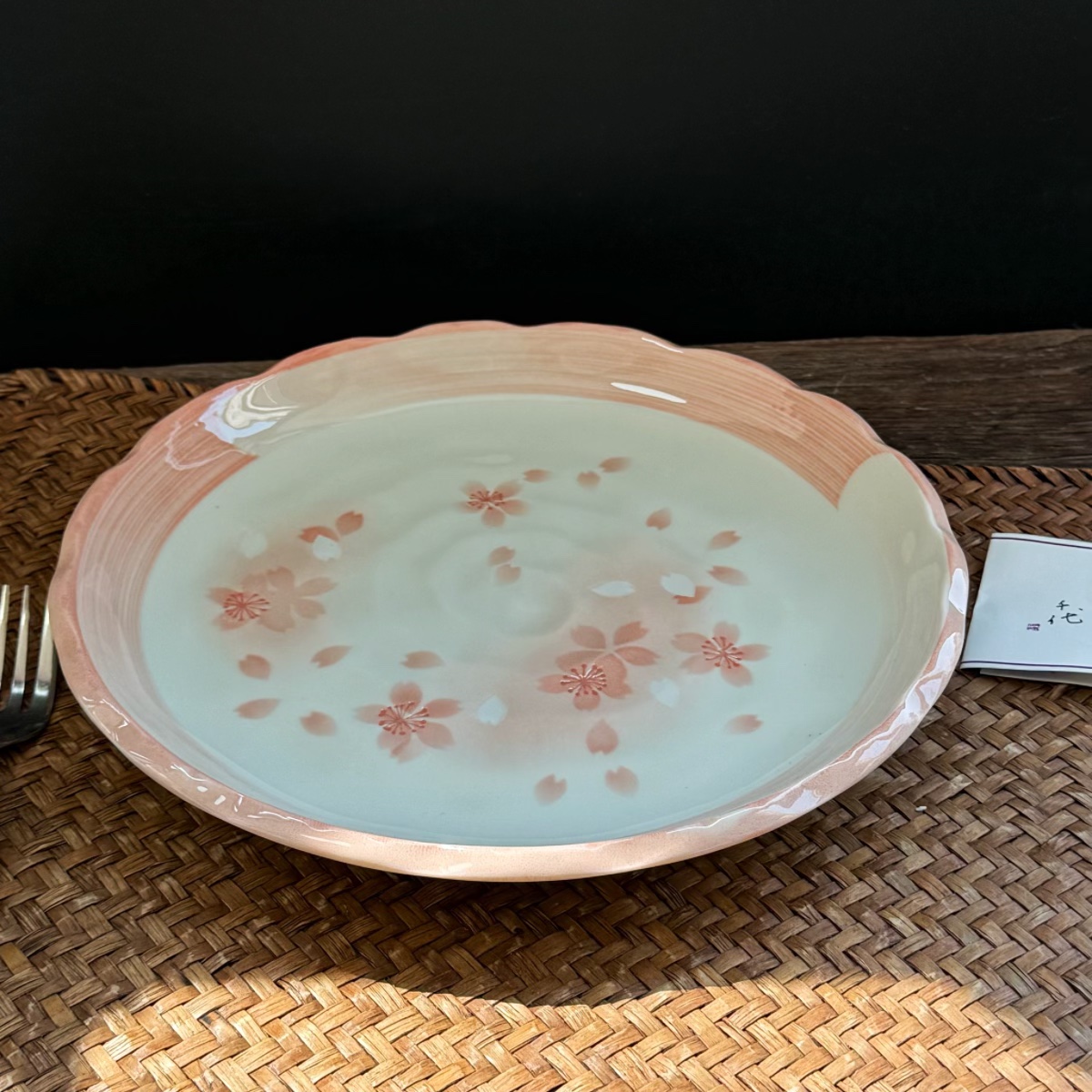 日本进口宇野千代釉下彩雪樱花盘子大汤碗瓷质很好高级感的深盘