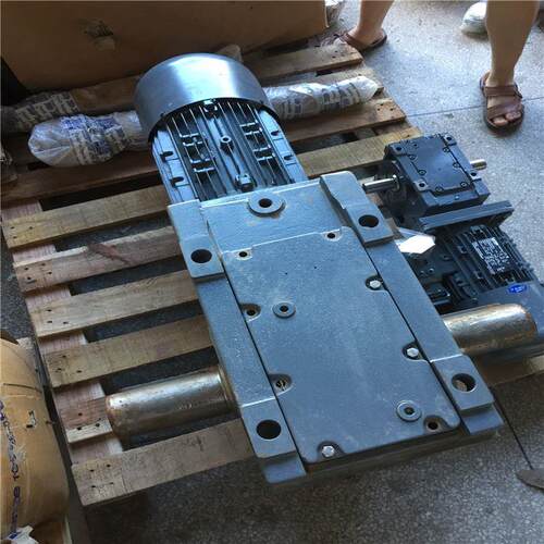 议价Lenze/伦茨减速电机GKS11-3MVBR132C22 7.5KW