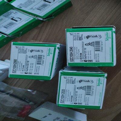 议价直接EZ9F34220 EZC100F3063 EZ9F56110 LR9D67
