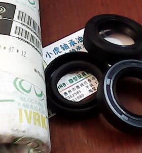 TC 30*47*12 30X47X12 IVAK自紧骨架油封内径30外径47高度12毫米