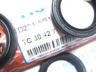 TC 30*42*7 30x42x7 D231 TTO水钻骨架油封内径30外径42高度7毫米