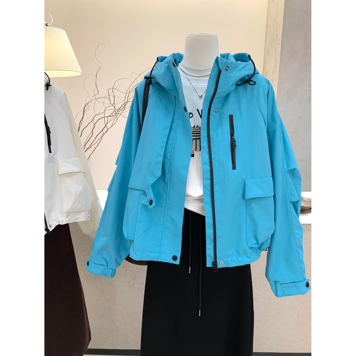 小哲 户外休闲风连帽短款外套女春季新款宽松百搭冲锋衣夹克上衣,女装/女士精品,短外套,淘宝优惠券,粉丝福利购,淘宝优惠卷