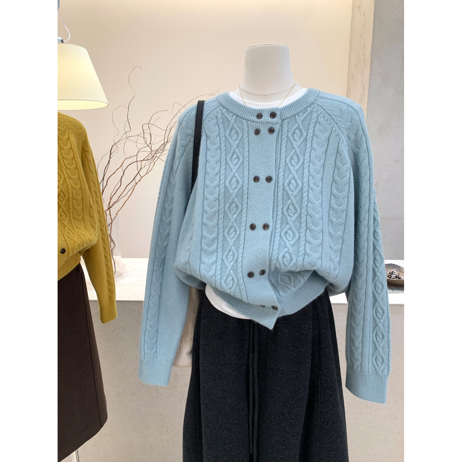 小哲 双排扣麻花毛衣女圆领绞花针织开衫外套设计感显瘦插肩上衣