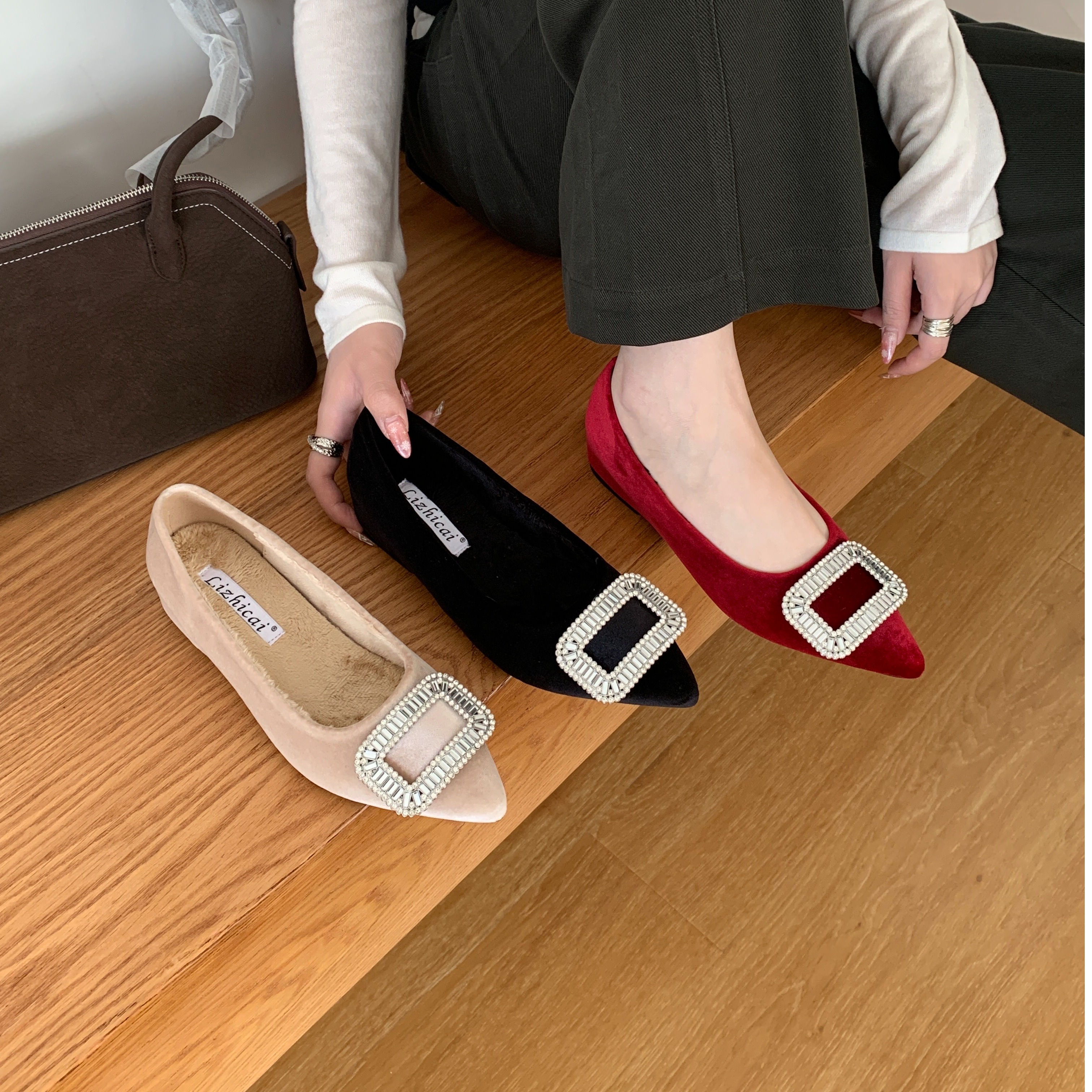 丝绒内增高绝美配裙子气质女鞋晚晚风尖头水钻时尚毛毛单鞋