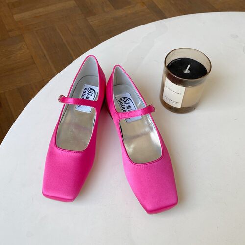 方头低跟玛丽珍鞋2026年韩版新款方式复古一字扣带女单鞋