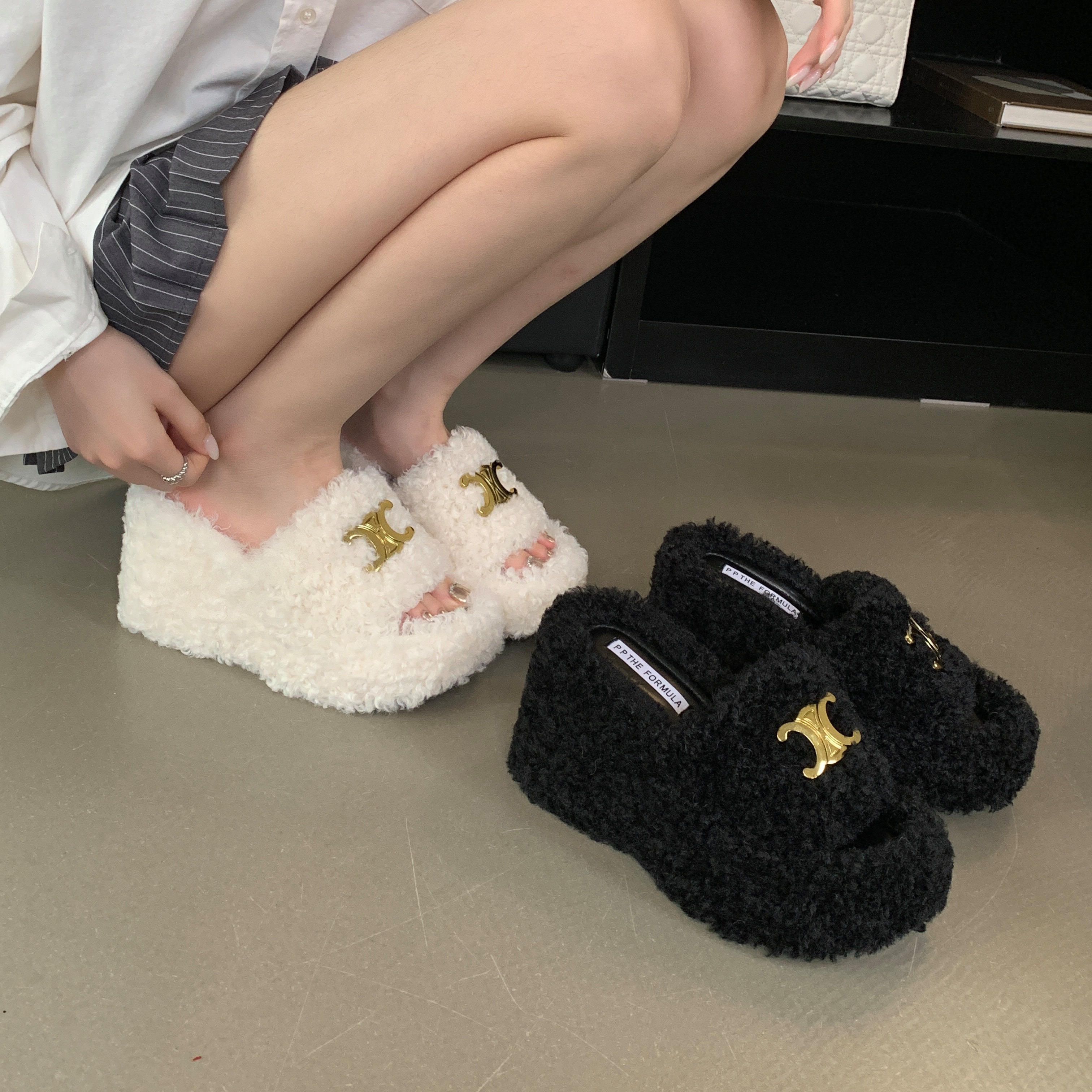 2025秋季新款卷毛拖鞋女时尚百搭欧美风厚底坡跟高跟毛毛拖鞋女