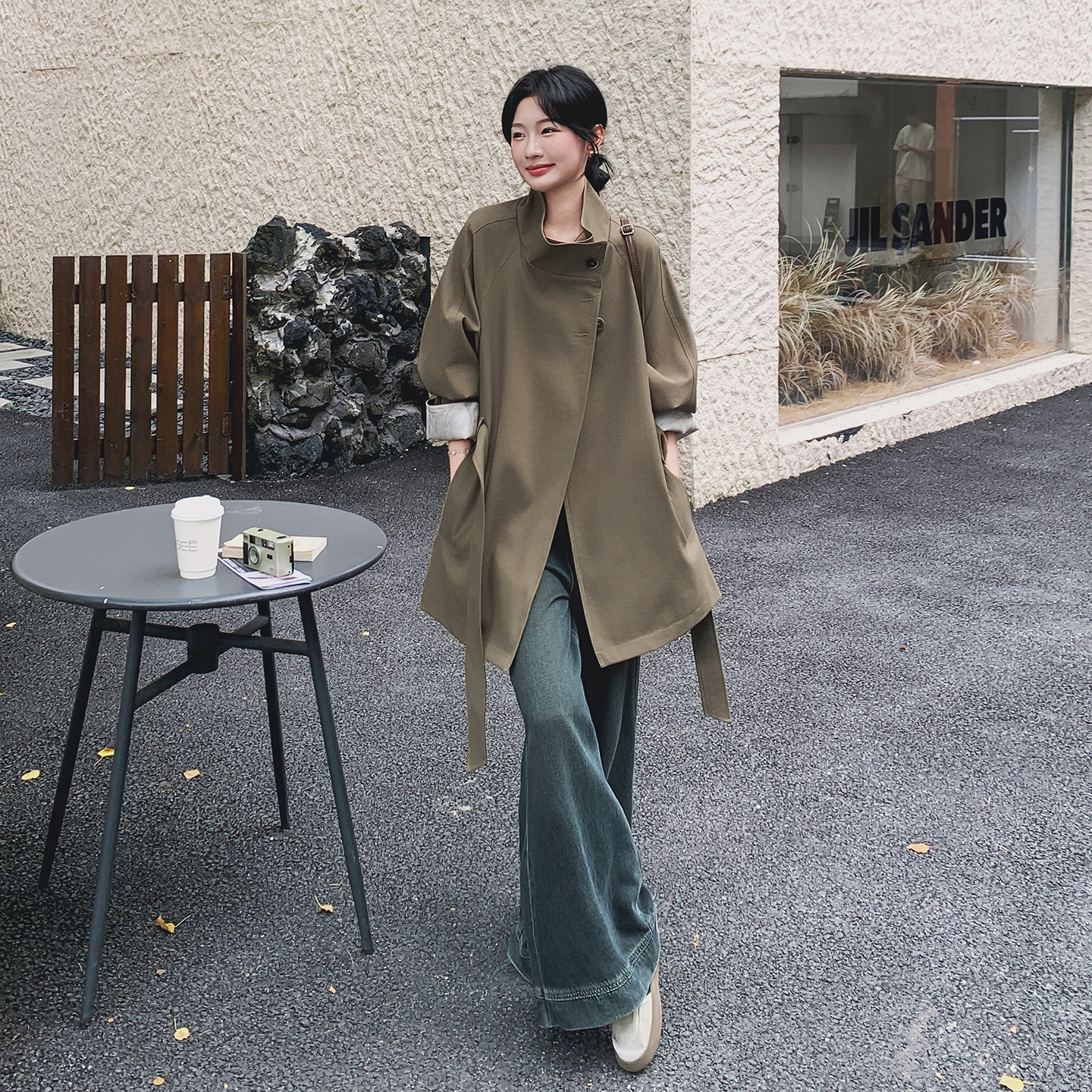 深棕色设计感立领淡人风衣女2025秋季新款高级感气质收腰百搭外套,女装风衣,2C077
