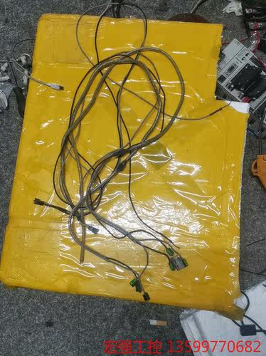 （宏强工控）竹中小型对射光电开关 UM-TR50S＋UM-TL50S实物