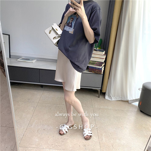 香槟色丝滑缎面微鱼尾高腰半裙