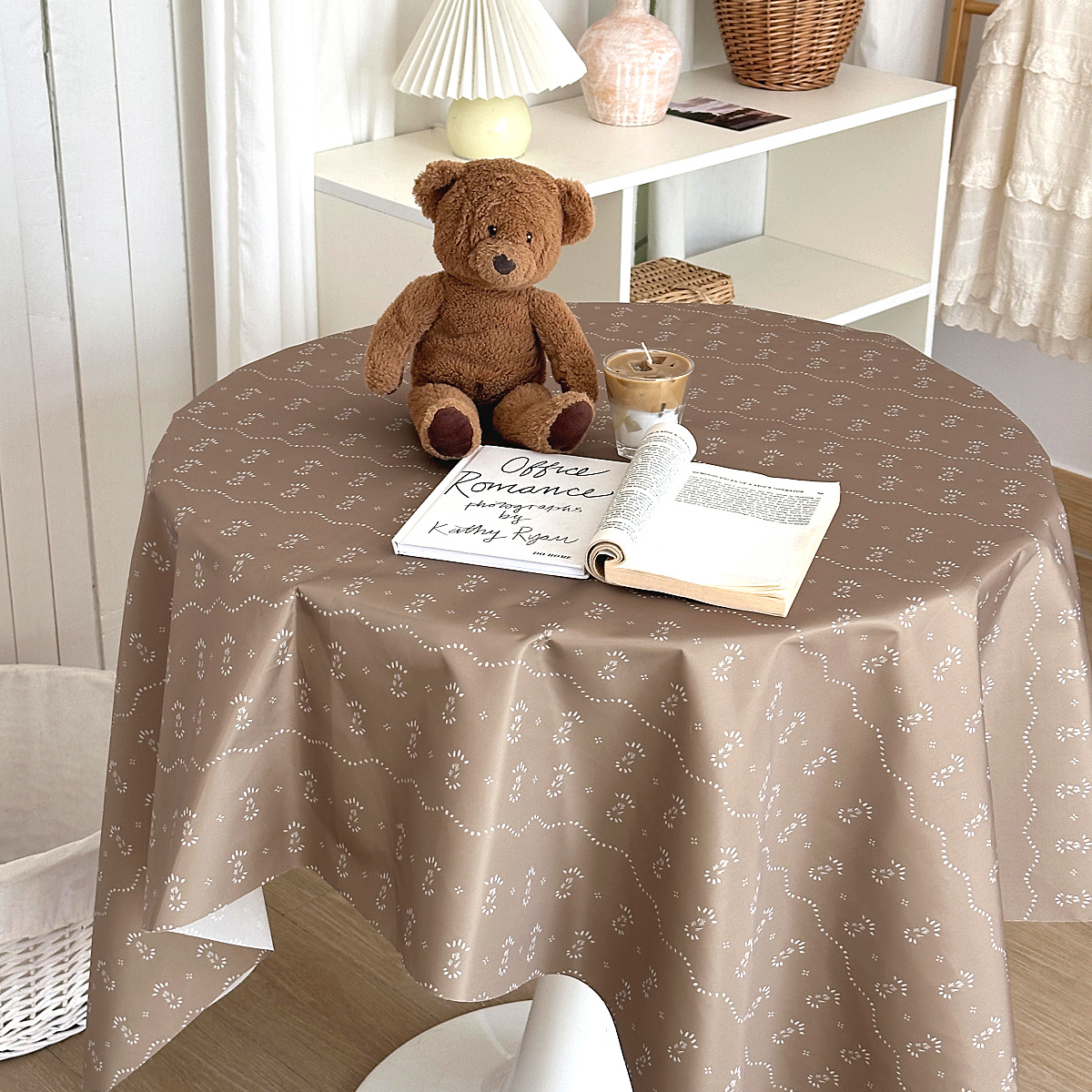 ins风棕色秋冬防水桌布书桌餐桌简约小清新复古可爱布艺软装布置