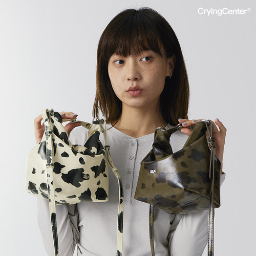 CryingCenter  奶牛纹迷你翻折手提包斜挎包 哭喊中心