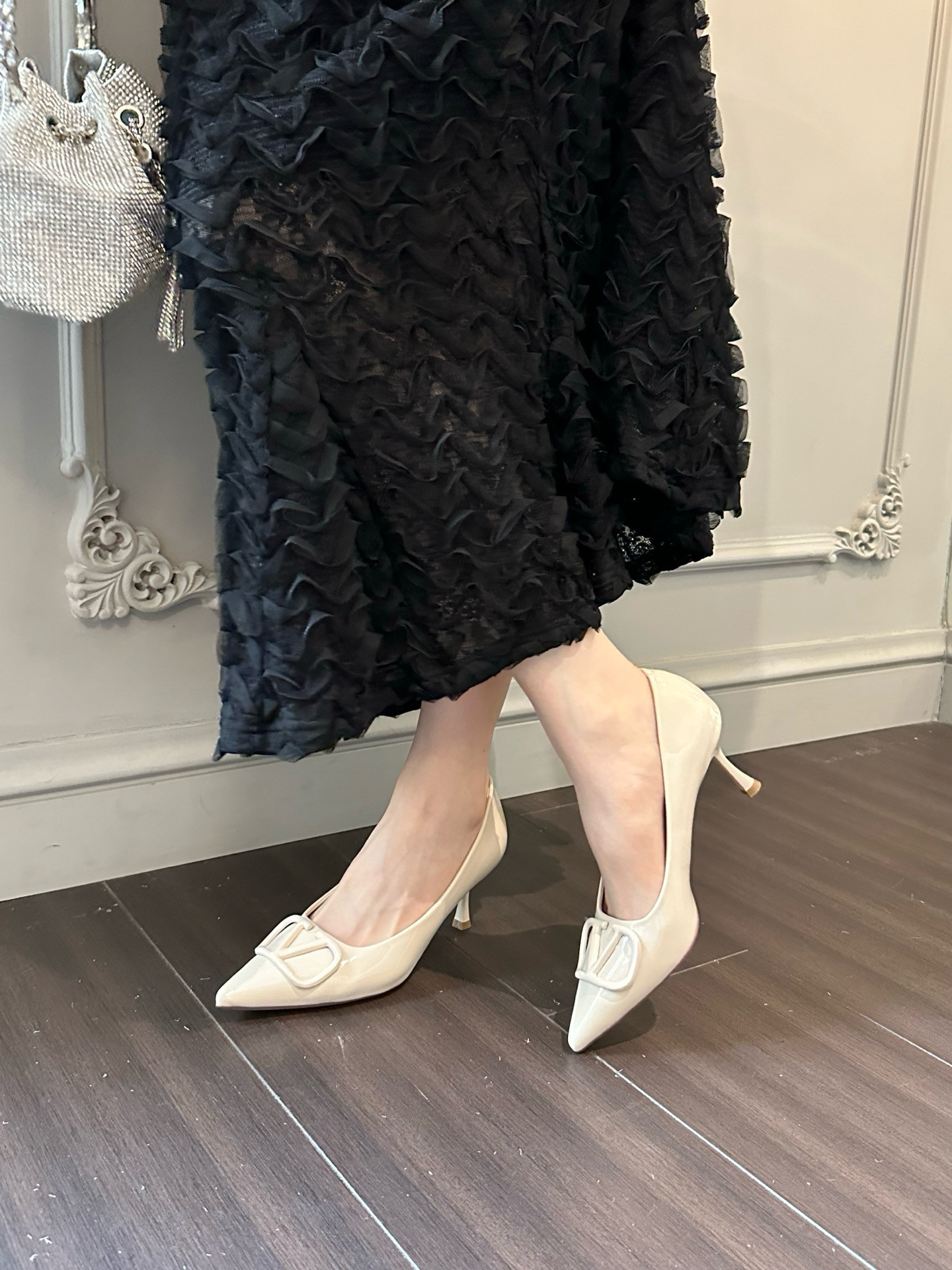 裕达杏色御姐风浅口高跟鞋女漆面简约尖头软皮通勤2025年春季新款