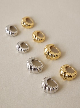 LLab 简约百搭牛角包耳圈s925银针卡扣设计金银光泽感时髦耳环