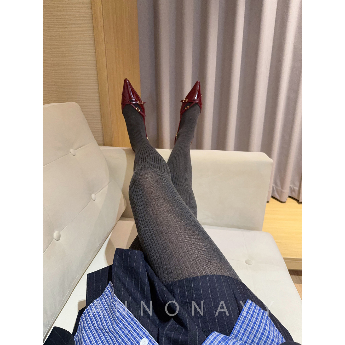 miu系学院风微透条纹连裤袜