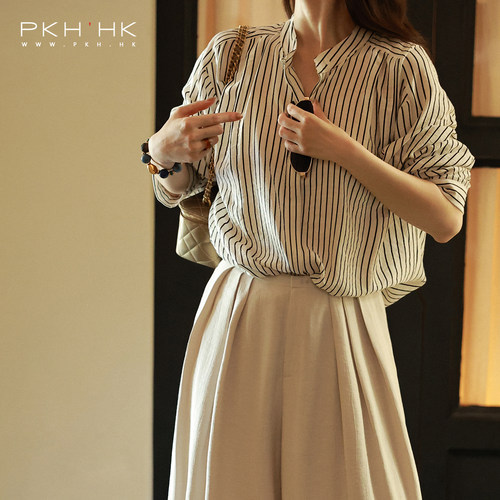细节不挑人的细条纹宽松衬衫