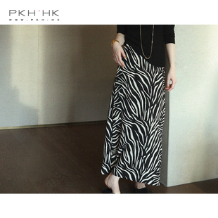 大梨子BI入敲时髦流畅直筒半裙 节氛围 PKH.HK特秋冬 文自留季