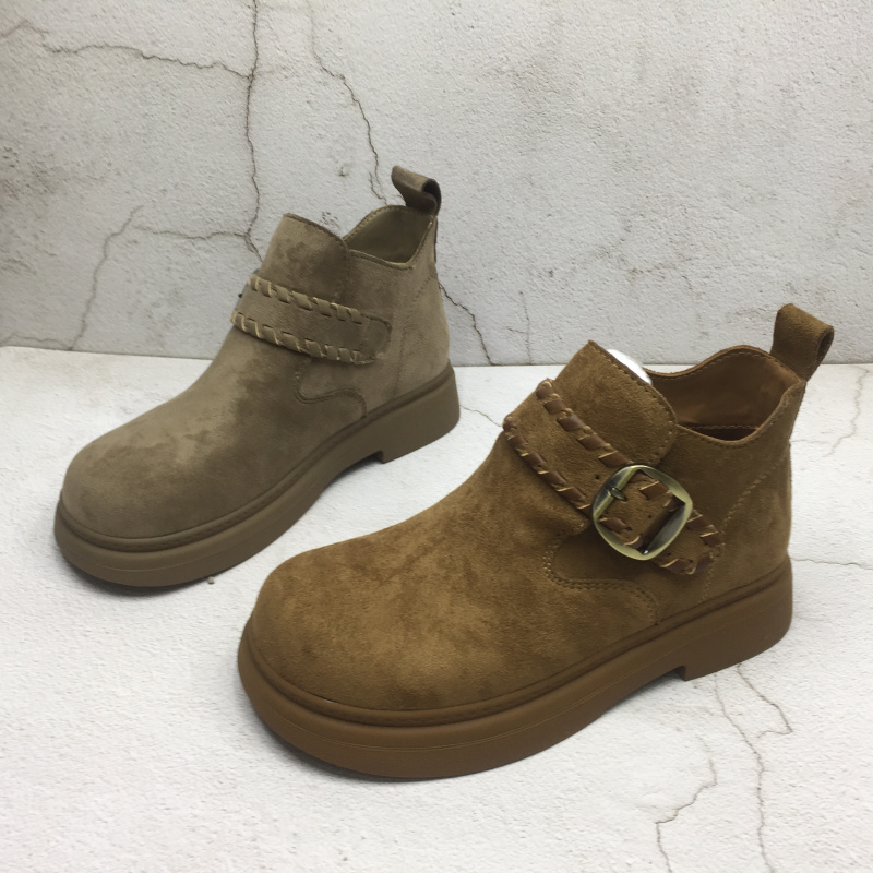 品牌撤柜2025冬季新款断码处理女鞋英伦风显瘦平跟薄绒舒适短筒靴