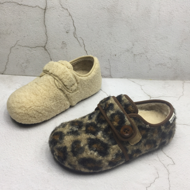 品牌撤柜2025冬季新款断码处理时尚女鞋平底加绒保暖魔术贴毛毛鞋