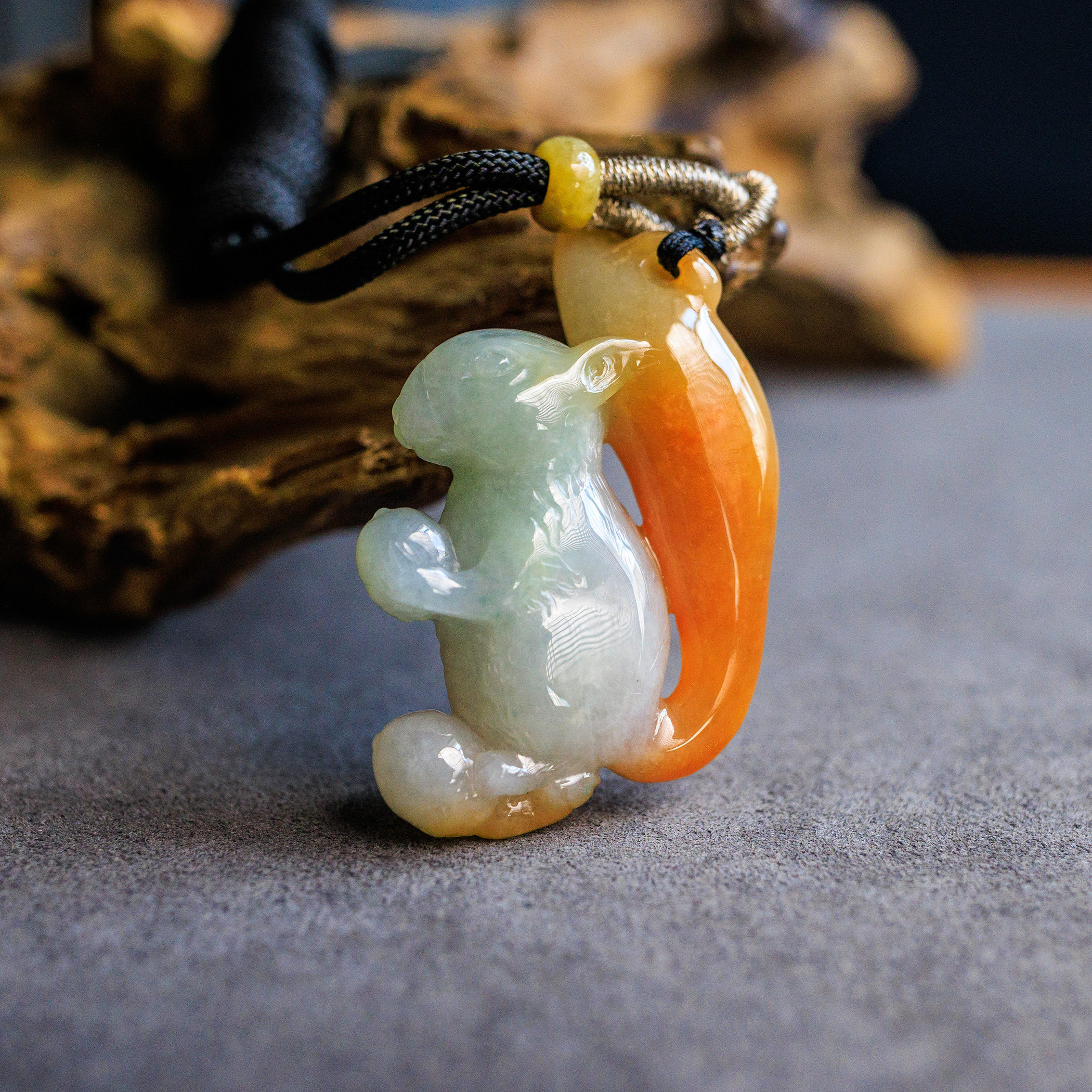 天然翡翠 a货 吊坠 挂件 松鼠 冰种