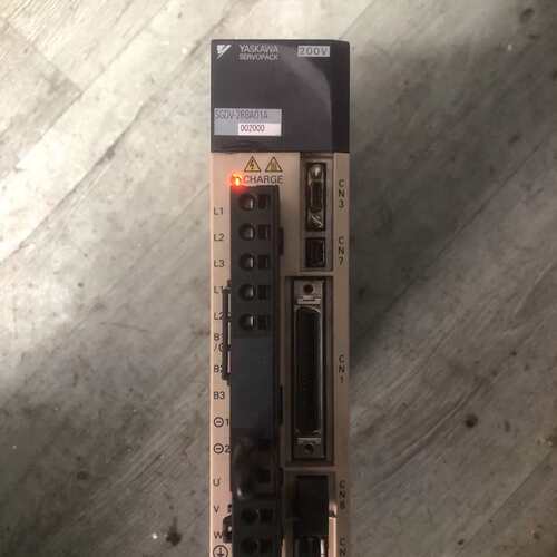 议价安川400W伺服驱动器SGDV-2R8A01A002000，
