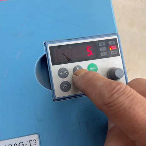 议价安邦信变频器4KW，AMB100－4R0G/5R5P－T3