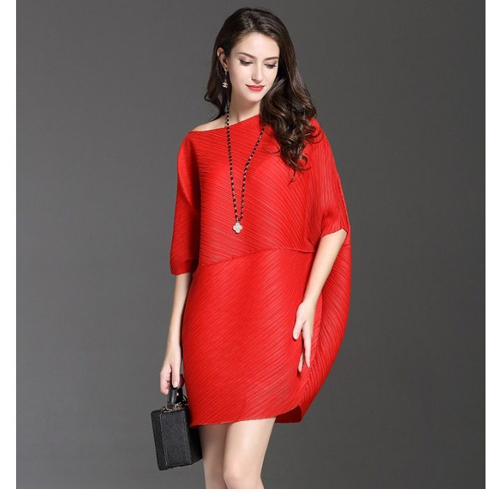 欧洲站大码夏装新款一生大码宽松时尚女装蝙蝠袖三宅褶皱连衣裙秋