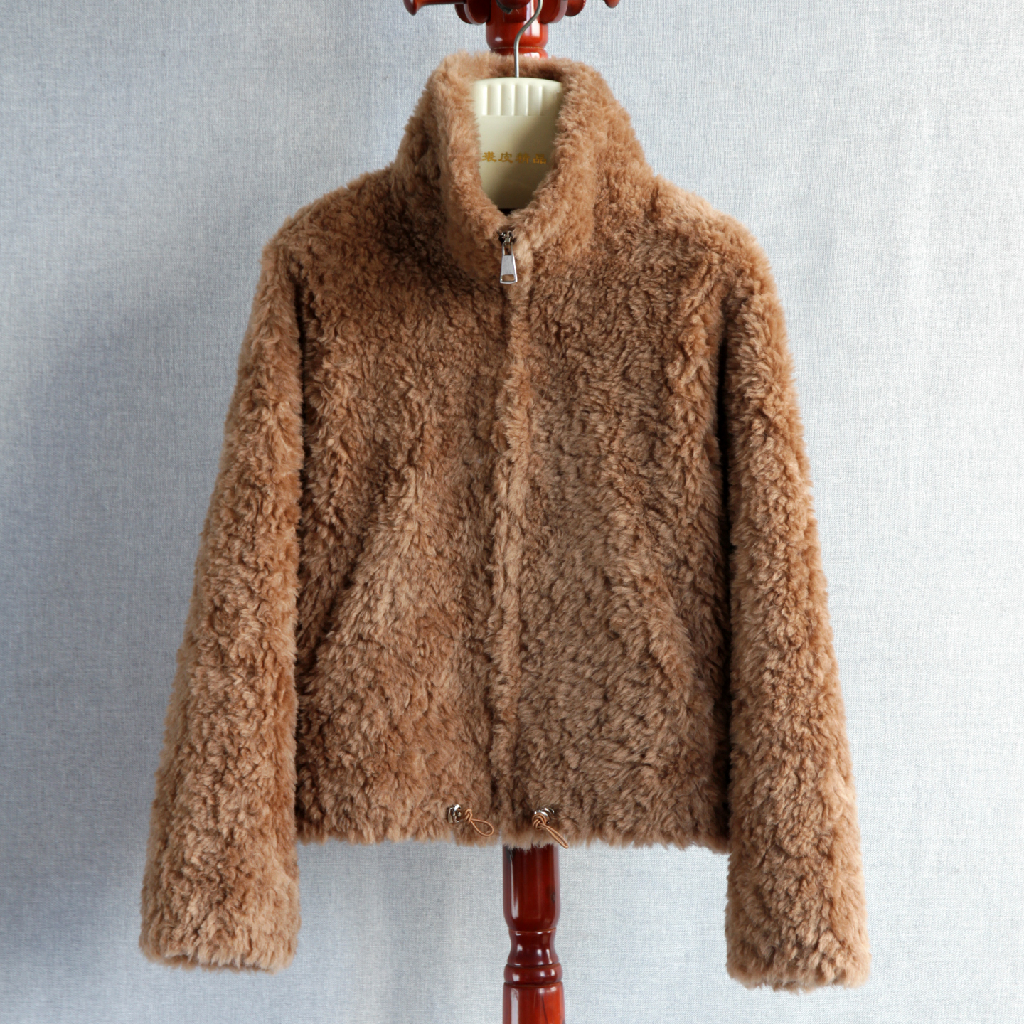 2025年进口澳洲全羊毛皮草外套短款立领颗粒复合皮毛一体皮草大衣 - 封面