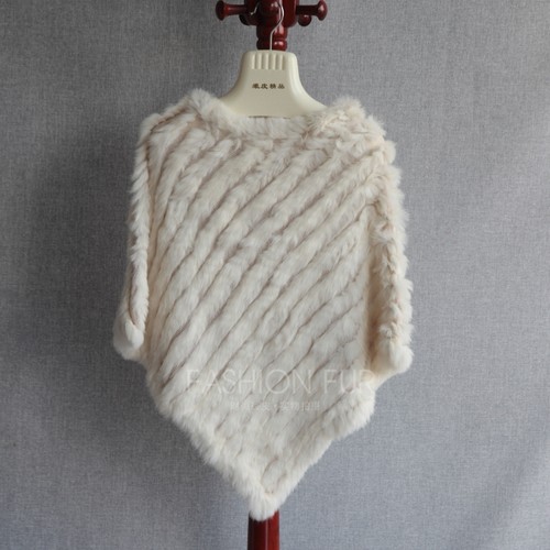 真兔毛手工编织套头三角披肩