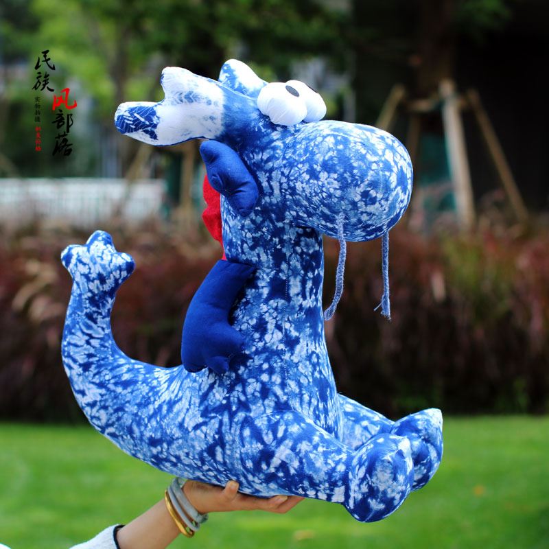 扎染新款龙年大理玩偶染布云南手工布偶可爱伴手动物公仔摆件