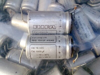 RIFA PEG124系列 16V 1000UF 轴向发烧吕电解电容