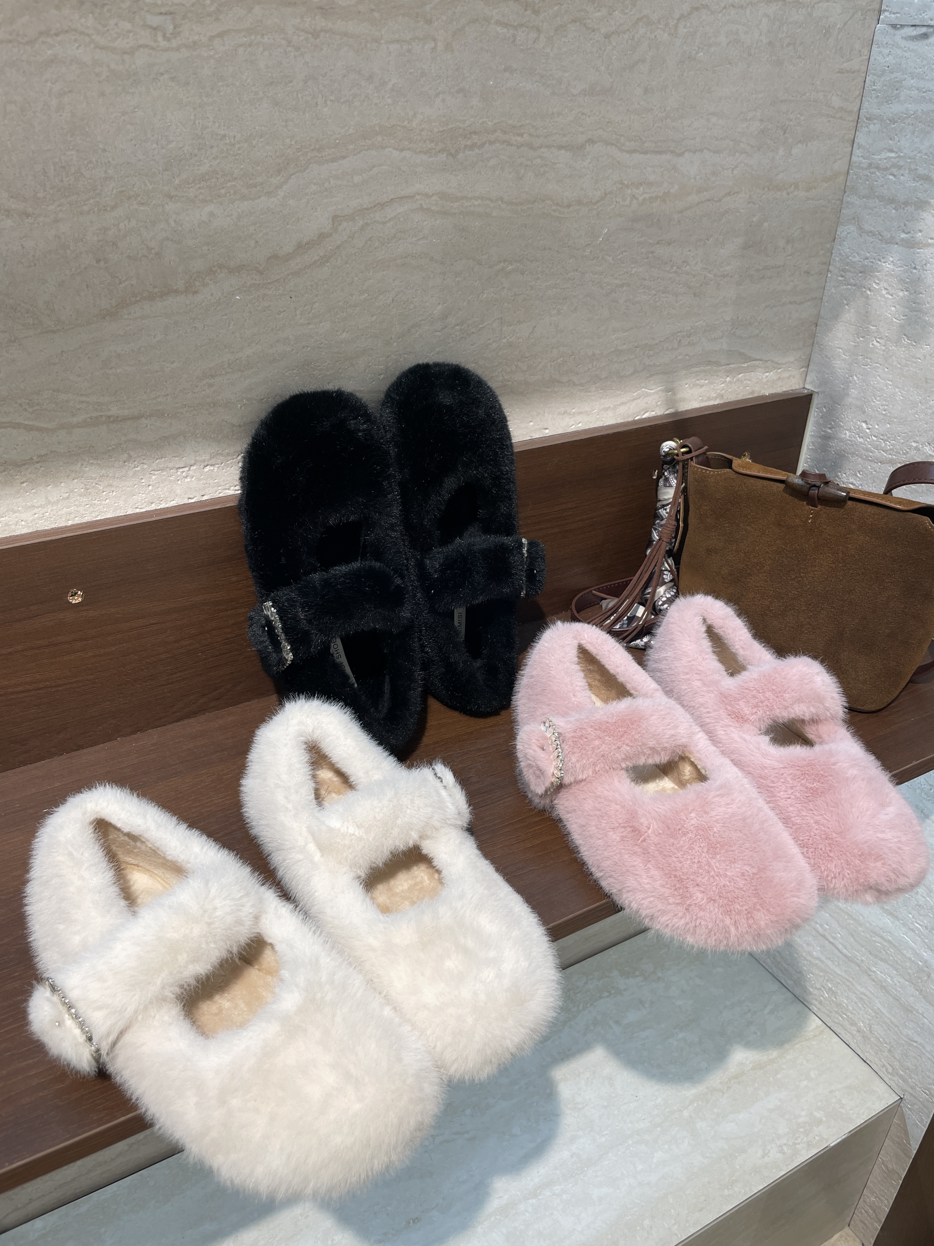 2025新款毛毛拖鞋女外穿网红时尚高级感设计皮扣一字拖96-13B18-3