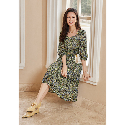 秋水伊人2024秋季气质收腰连衣裙女轻熟中长袖方领碎花裙子V1616