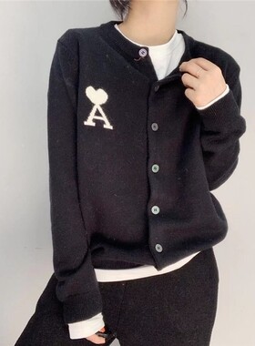 2022春季新款羊绒开衫女圆领羊毛衫爱心ai字针织衫单排扣毛衣外套