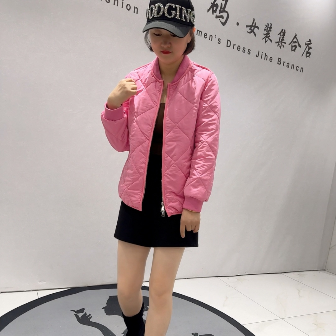 8165女权贵族初冬新品减龄棒球领洋气时尚薄棉外套加大码女装